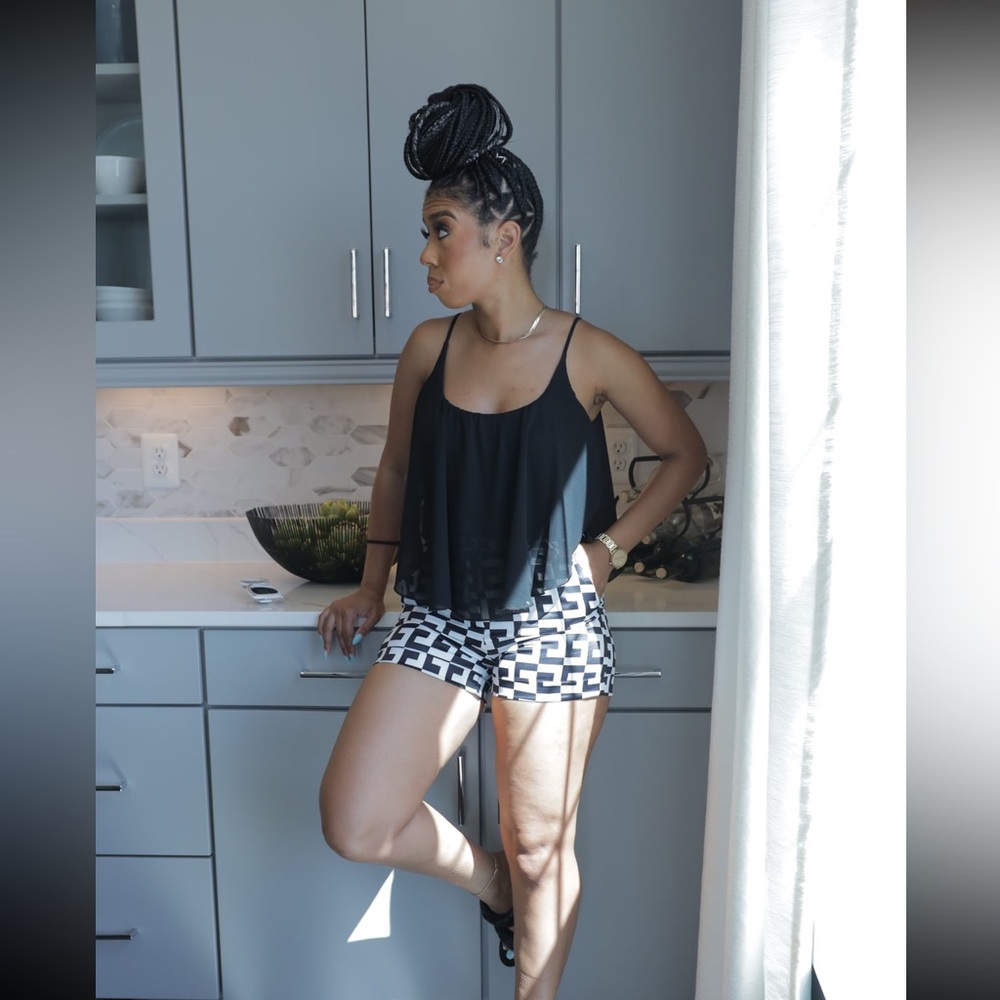 Level Up | Shorts - Picture 4 of 5